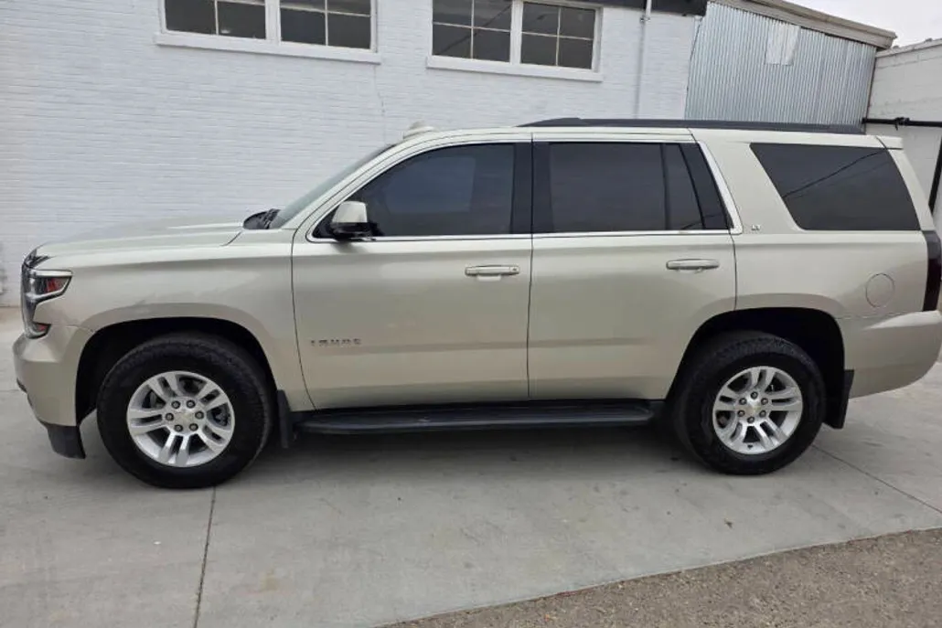2016 Chevrolet Tahoe LT photo 1