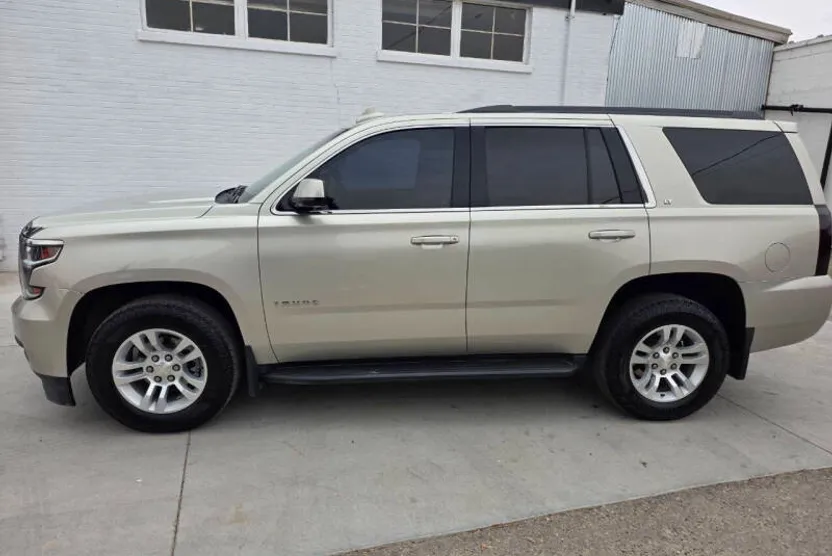 2016 Chevrolet Tahoe LT photo 1