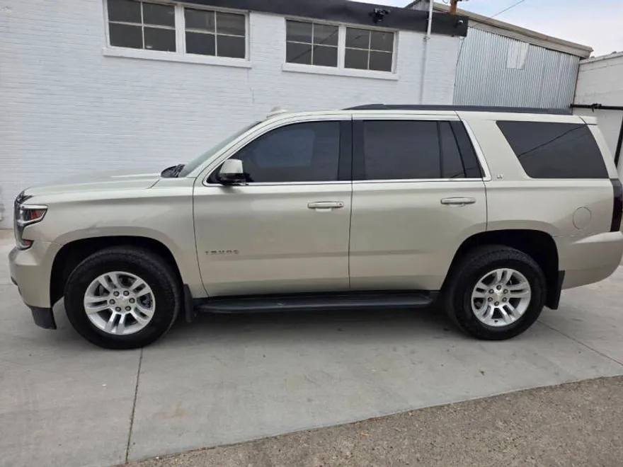 2016 Chevrolet Tahoe LT photo 1
