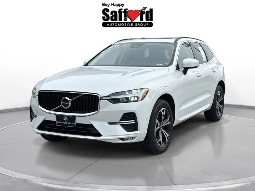 2022 Volvo XC60 Momentum photo 1