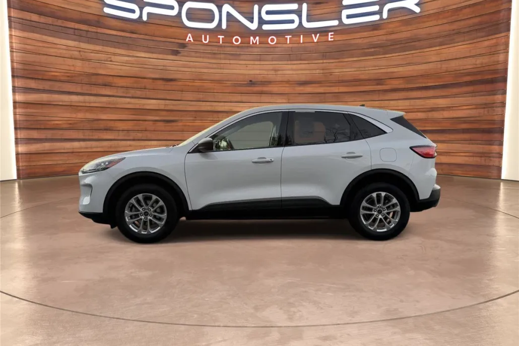 2022 Ford Escape SE photo 1