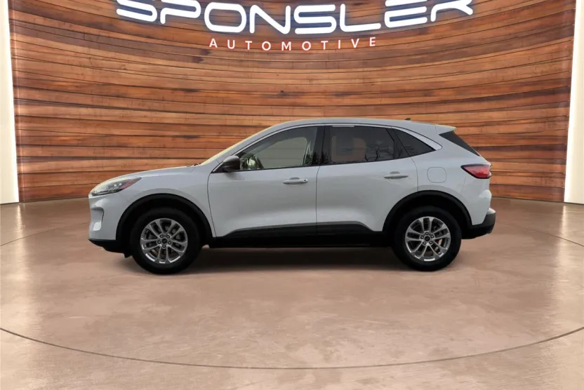 2022 Ford Escape SE photo 1
