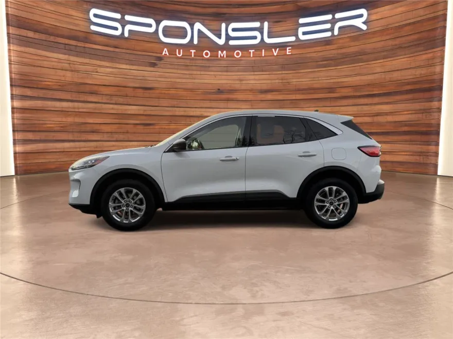 2022 Ford Escape SE photo 1