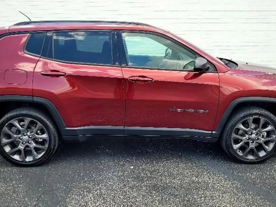 2021 Jeep Compass Altitude photo 1