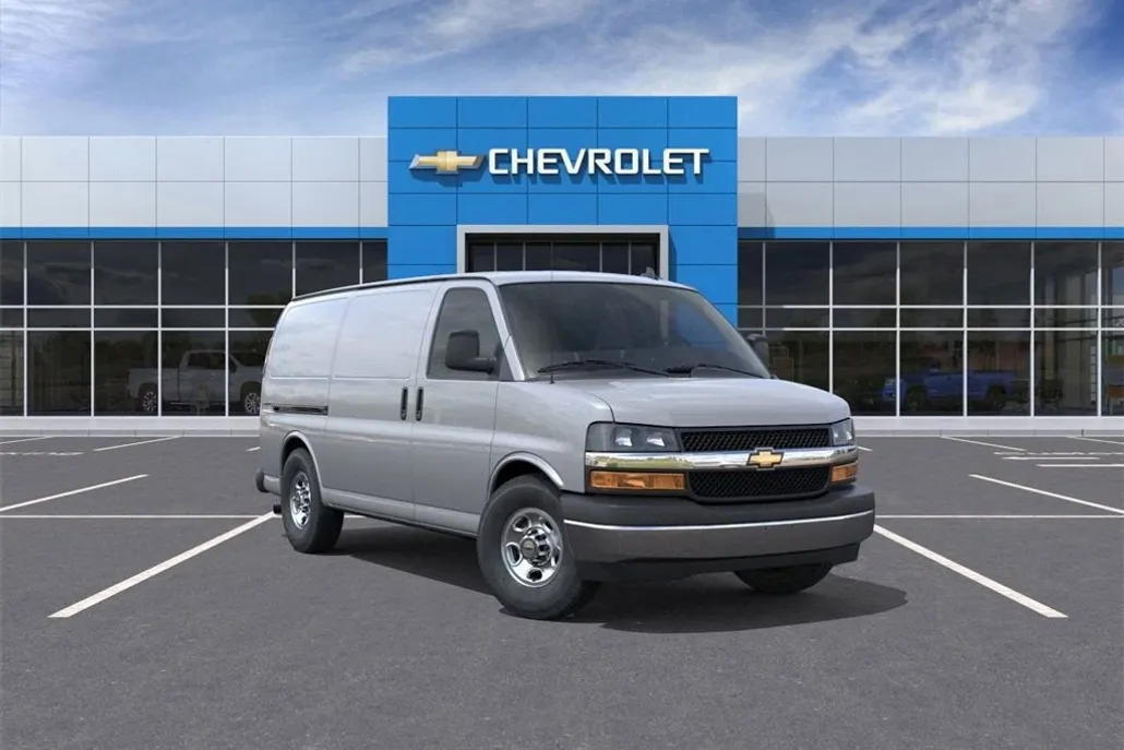 2025 Chevrolet Express Cargo 3500 photo 1