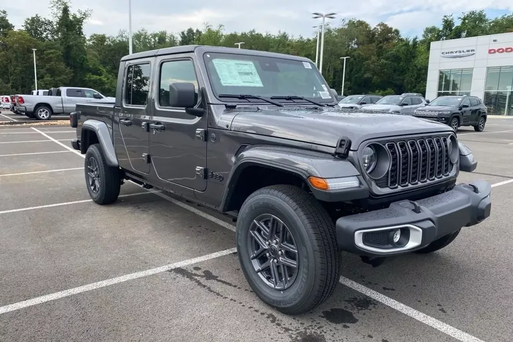 2025 Jeep Gladiator Sport photo 1