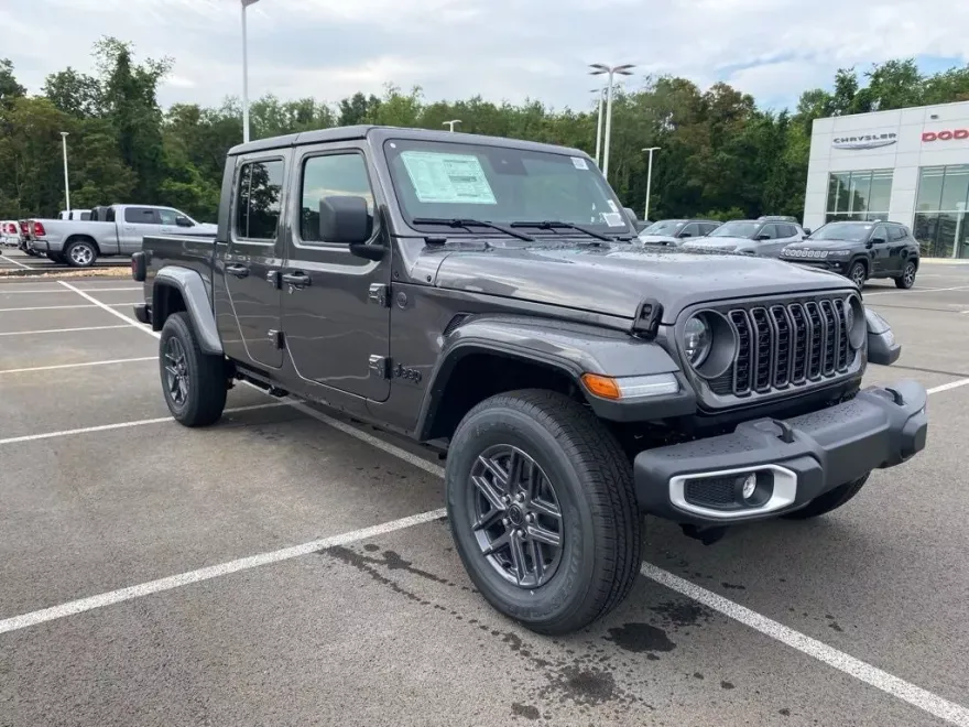 2025 Jeep Gladiator Sport photo 1