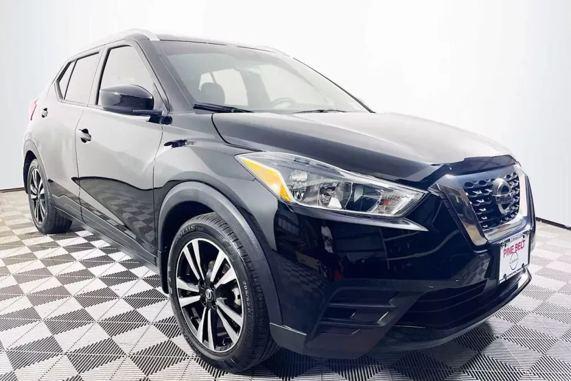 2020 Nissan Kicks SV photo 1
