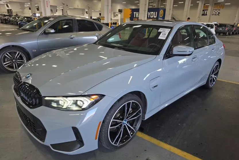 2023 Bmw 330e photo 1