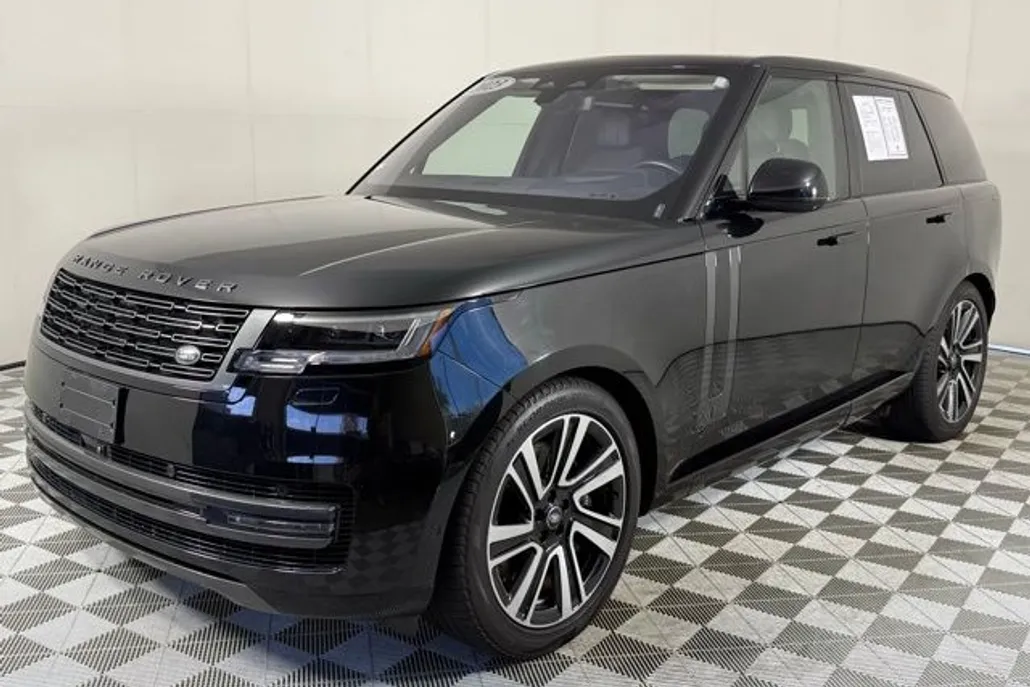2023 Land Rover Range Rover SE photo 1