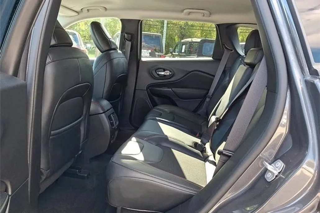 2021 Jeep Cherokee Trailhawk photo 1