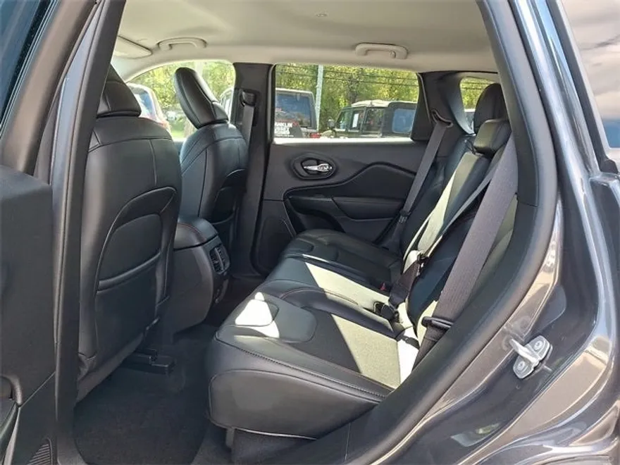 2021 Jeep Cherokee Trailhawk photo 1
