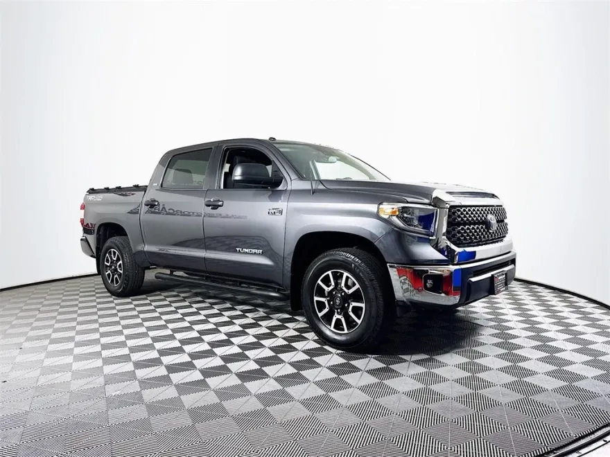2018 Toyota Tundra SR5 photo 1