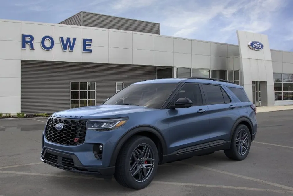 2025 Ford Explorer ST photo 1