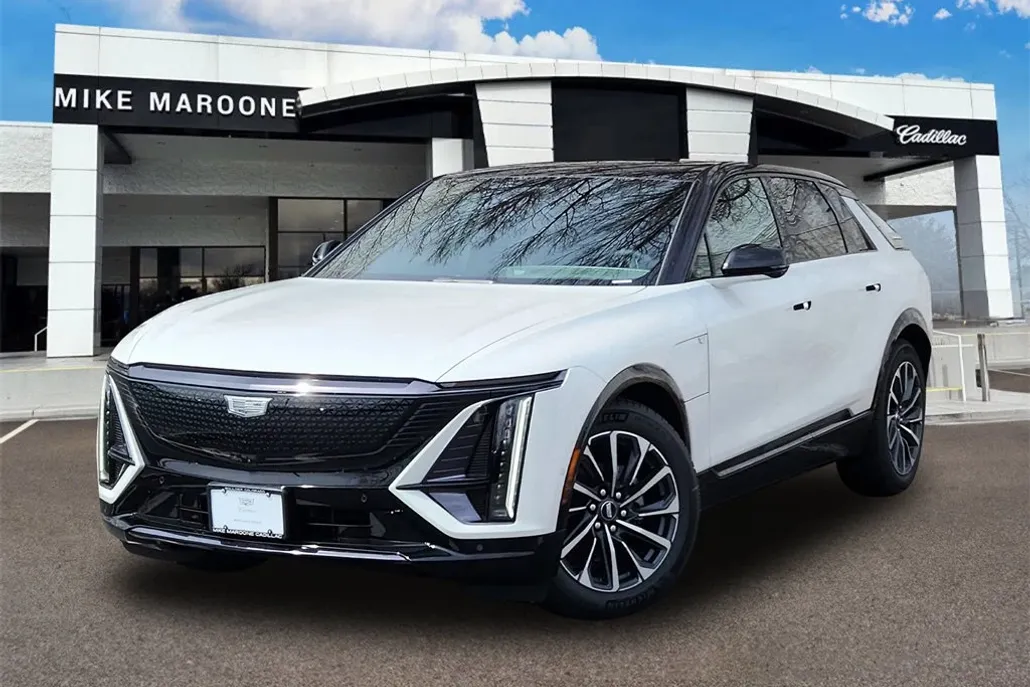 2025 Cadillac Lyriq Sport photo 1