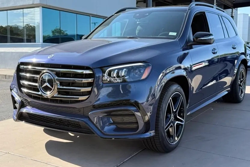 2025 Mercedes Benz GLS 450 4MATIC photo 1
