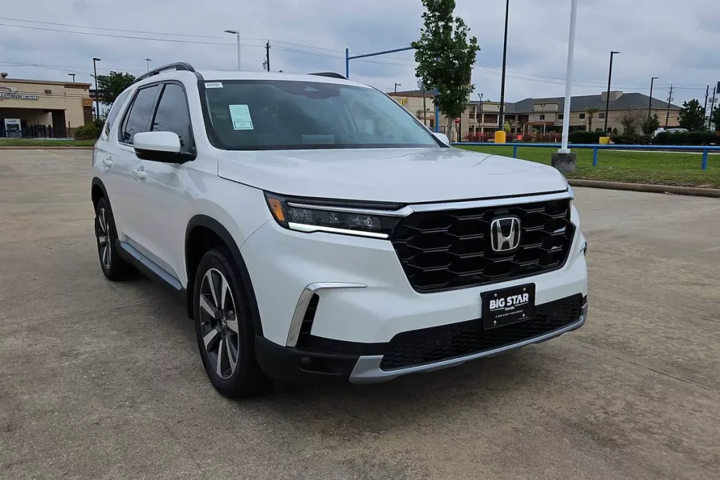 2025 Honda Pilot Touring photo 1
