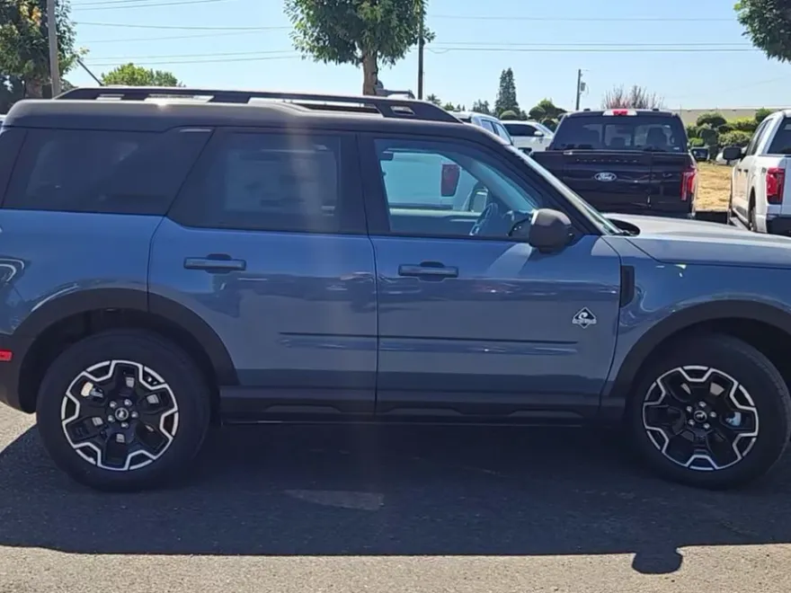 2025 Ford Bronco Sport Outer Banks photo 1