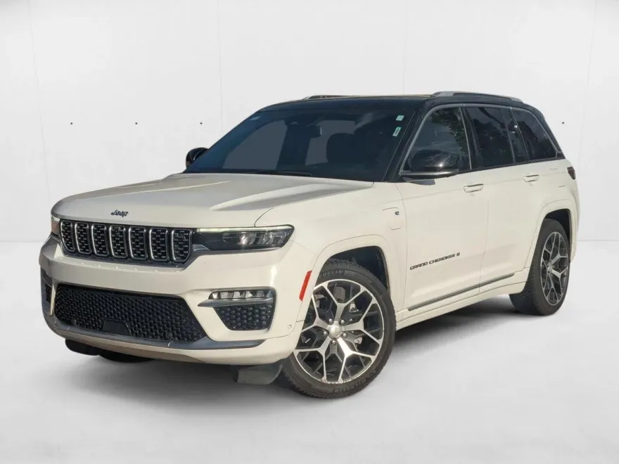 2022 Jeep Cherokee Summit 4xe photo 1