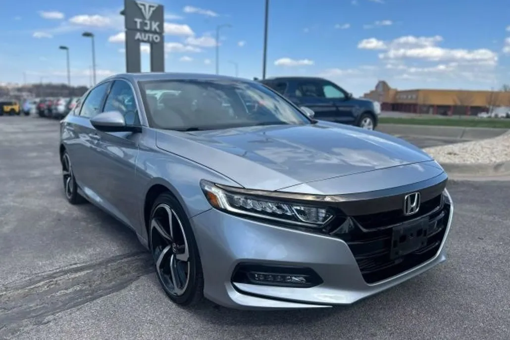 2019 Honda Accord Sport photo 1