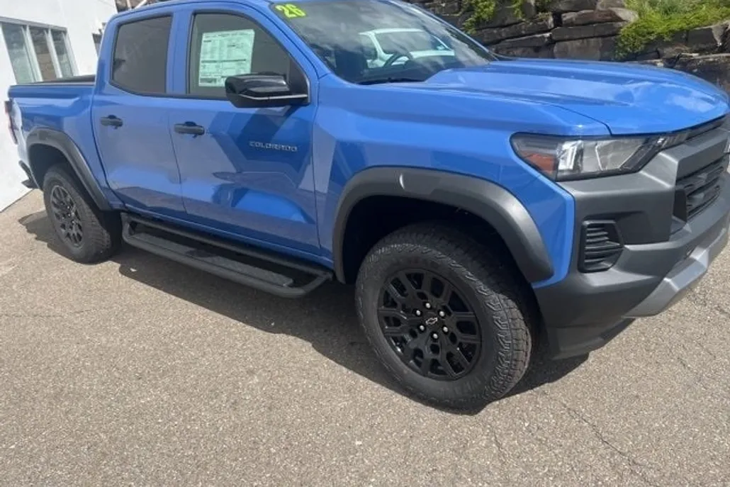 2026 Chevrolet Colorado Trail Boss photo 1