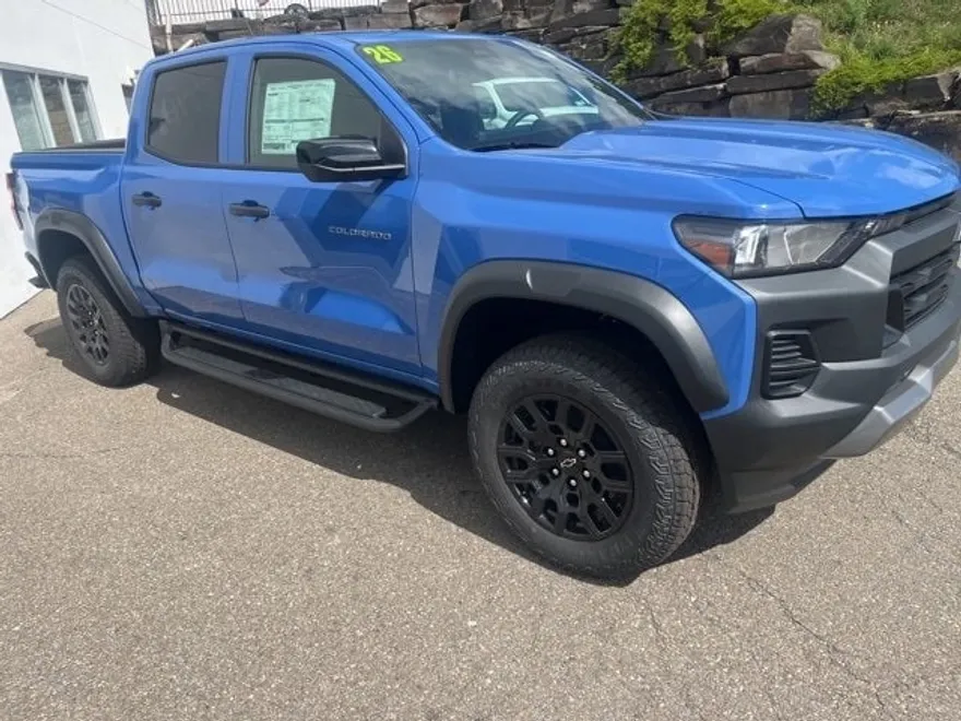2026 Chevrolet Colorado Trail Boss photo 1