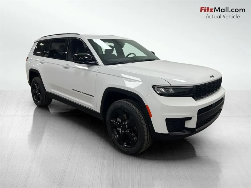 2025 Jeep Grand Cherokee Altitude photo 1
