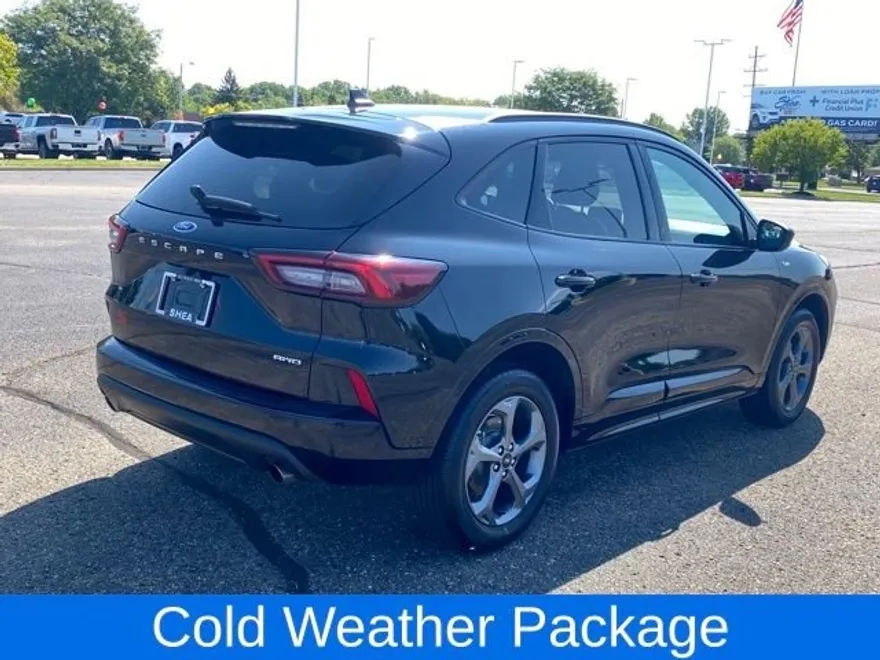 2024 Ford Escape ST-Line photo 1