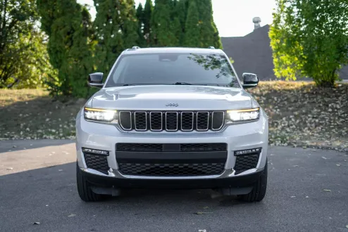 2021 Jeep Grand Cherokee Limited photo 2