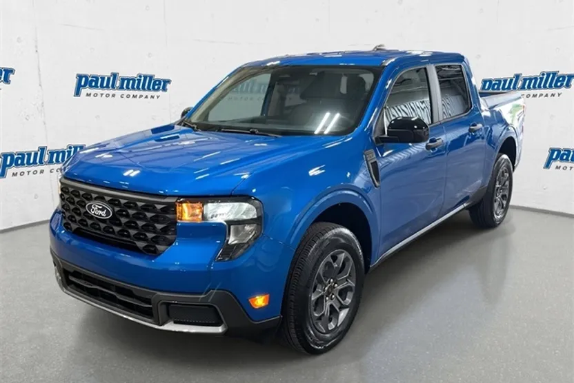 2025 Ford Maverick XLT photo 1