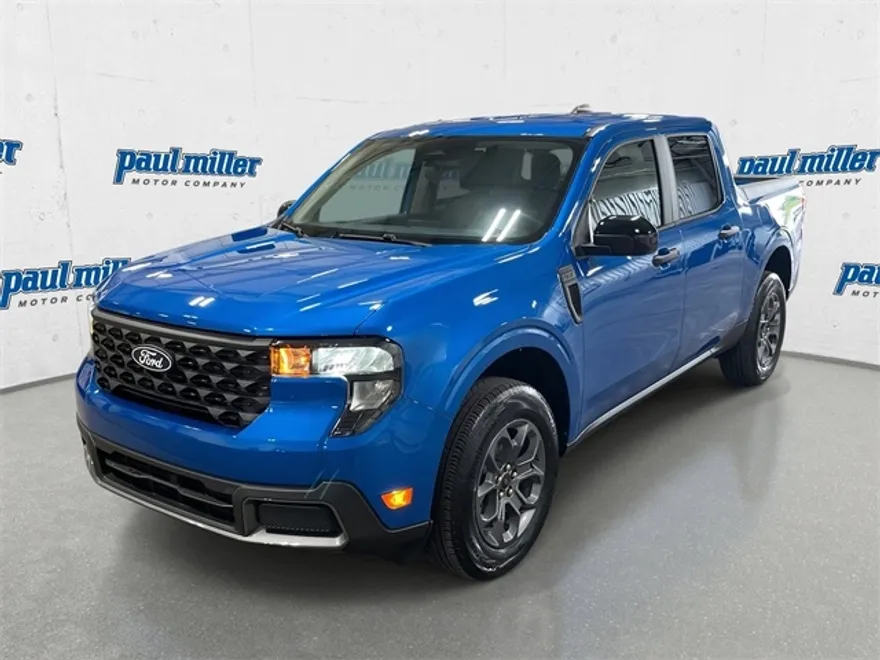 2025 Ford Maverick XLT photo 1
