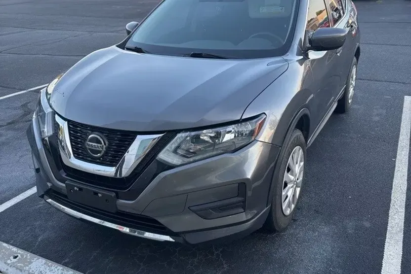 2018 Nissan Rogue S photo 1