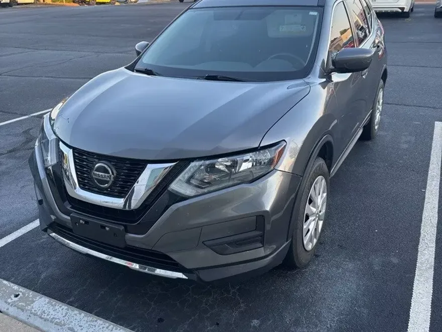 2018 Nissan Rogue S photo 1
