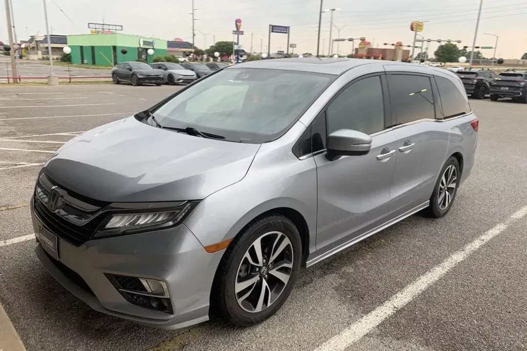 2019 Honda Odyssey Elite photo 1