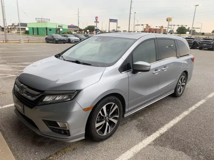 2019 Honda Odyssey Elite photo 1