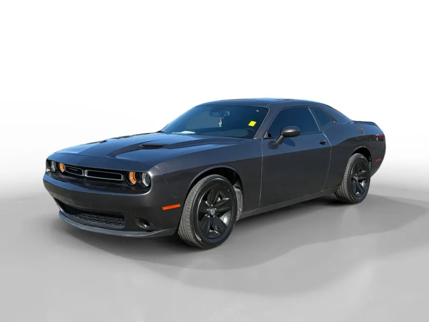 2021 Dodge Challenger SXT photo 1