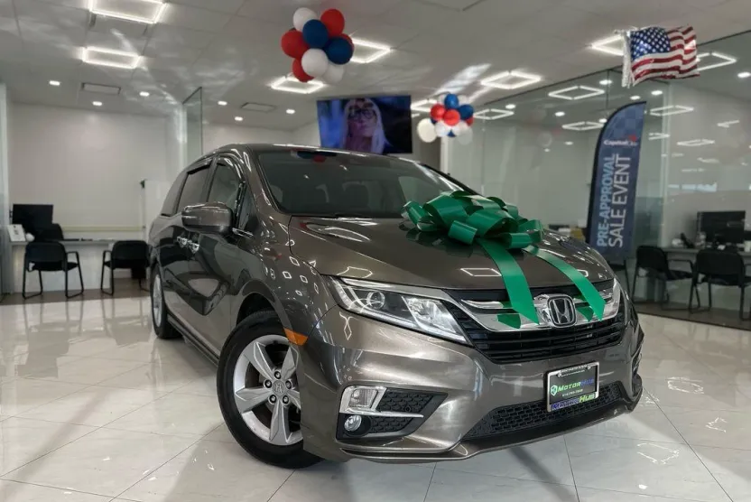 2019 Honda Odyssey EX photo 1
