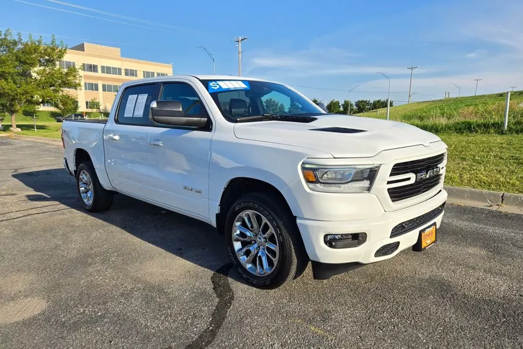 2023 Ram 1500 Laramie photo 1