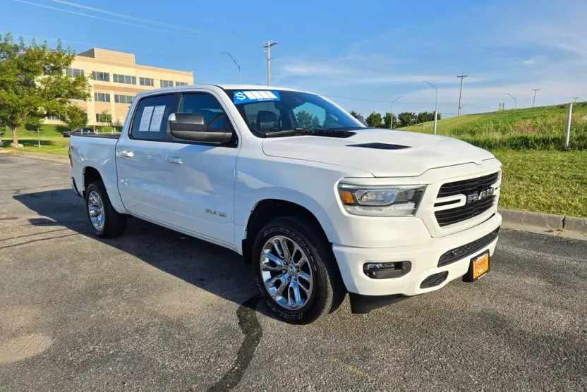2023 Ram 1500 Laramie photo 1