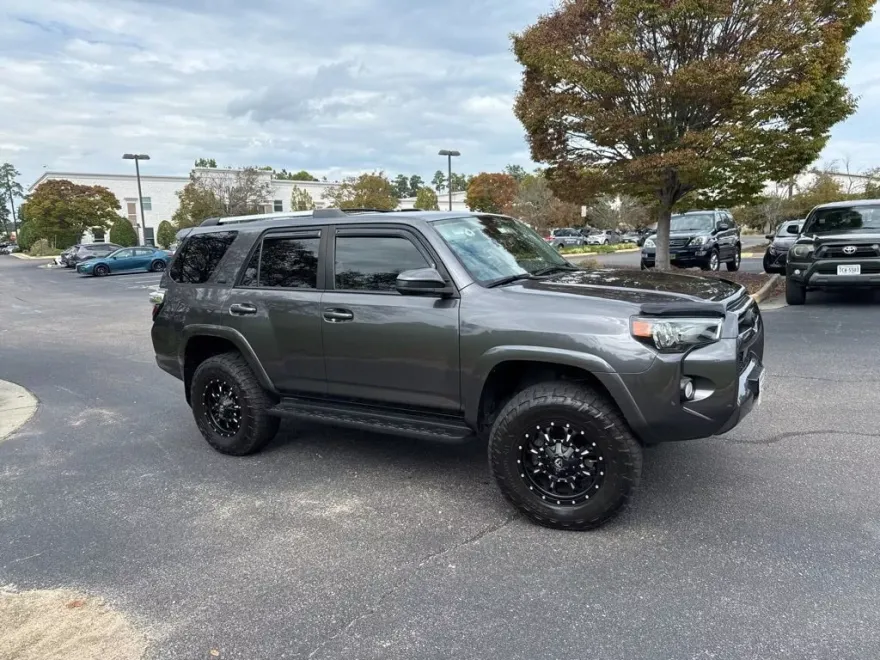 2020 Toyota 4Runner SR5 4WD photo 1