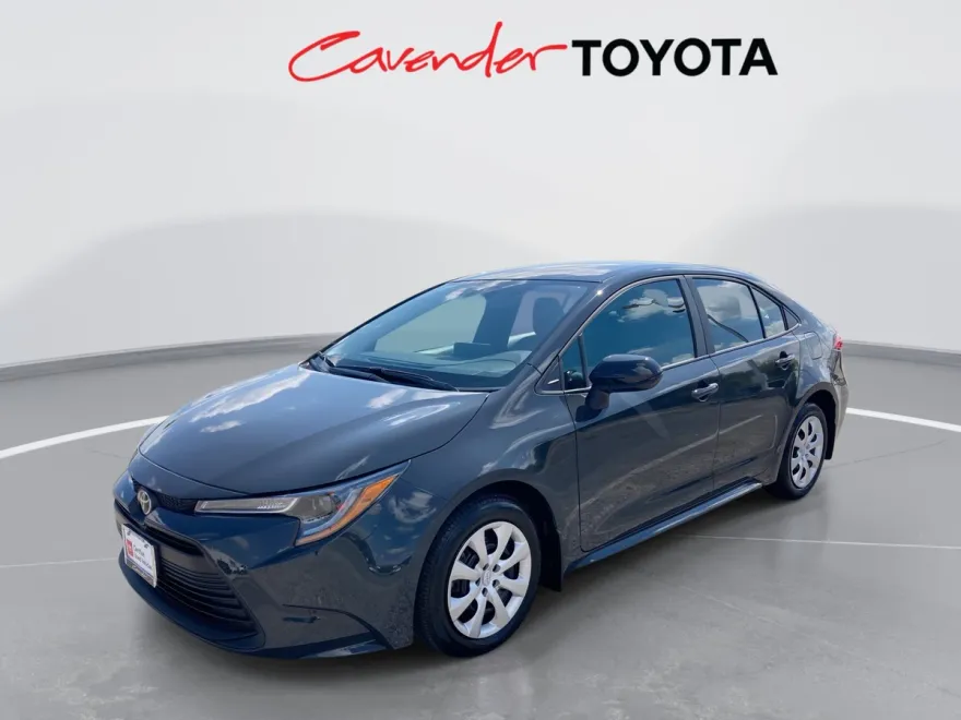 2025 Toyota Corolla LE photo 1