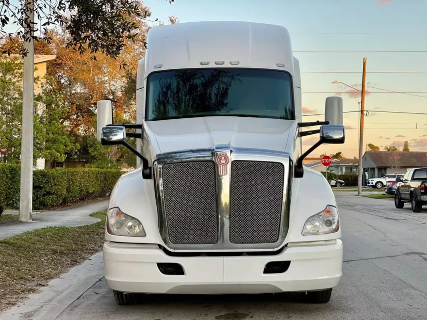 2019 Kenworth T680 photo 6