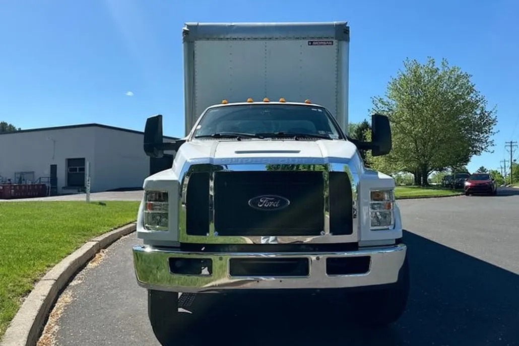 2017 Ford F-750 photo 1