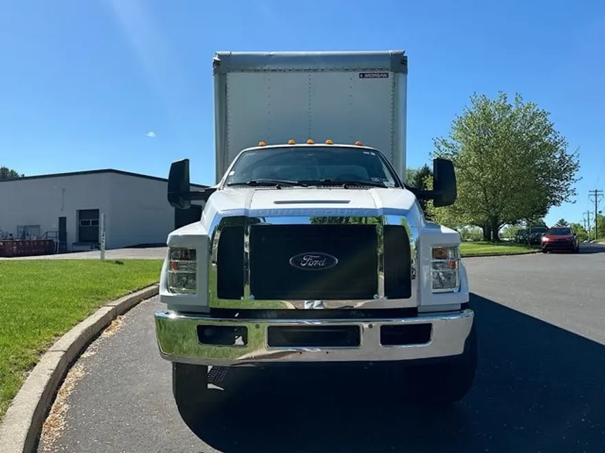 2017 Ford F-750 photo 1