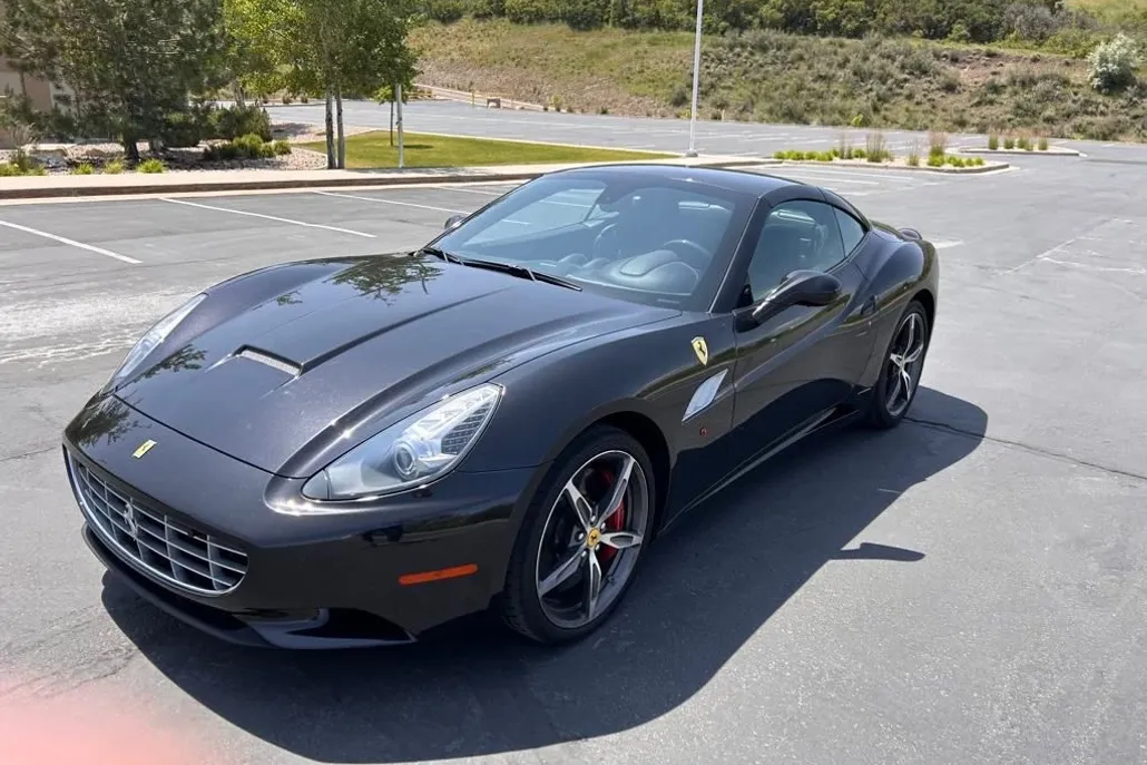 2014 Ferrari California Base photo 1