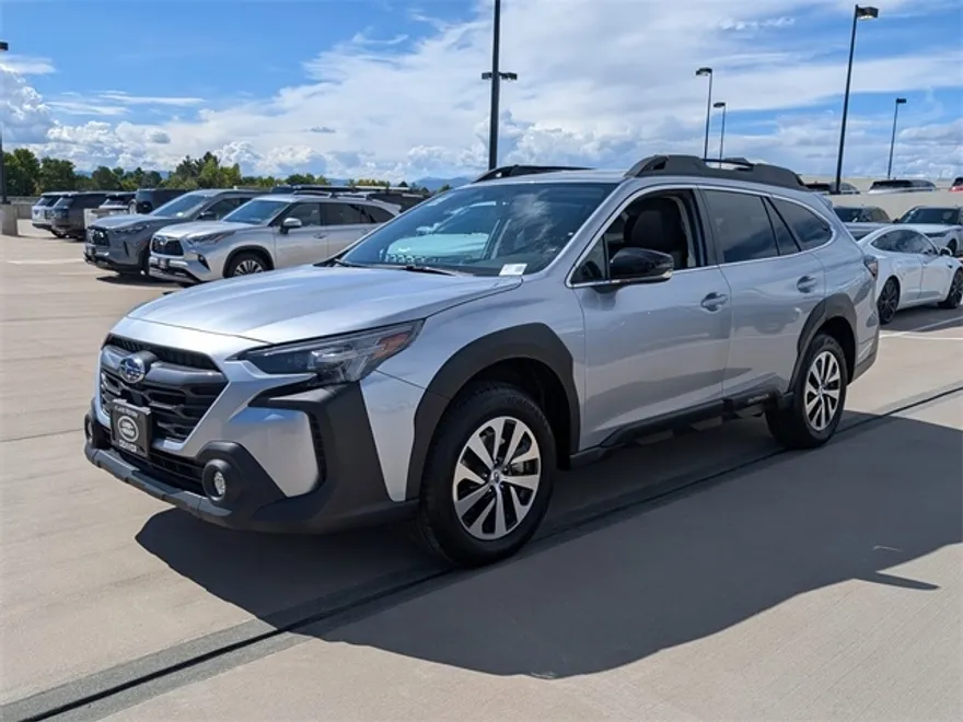 2024 Subaru Outback Premium photo 1