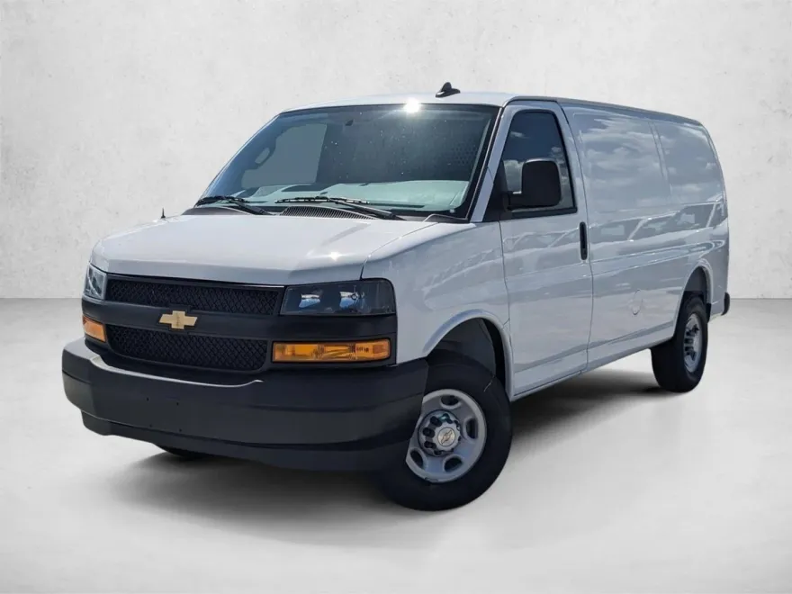 2025 Chevrolet Express Cargo 2500 Base photo 1