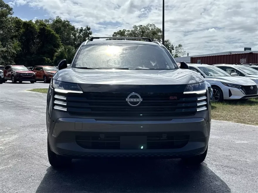 2026 Nissan Kicks SR photo 1