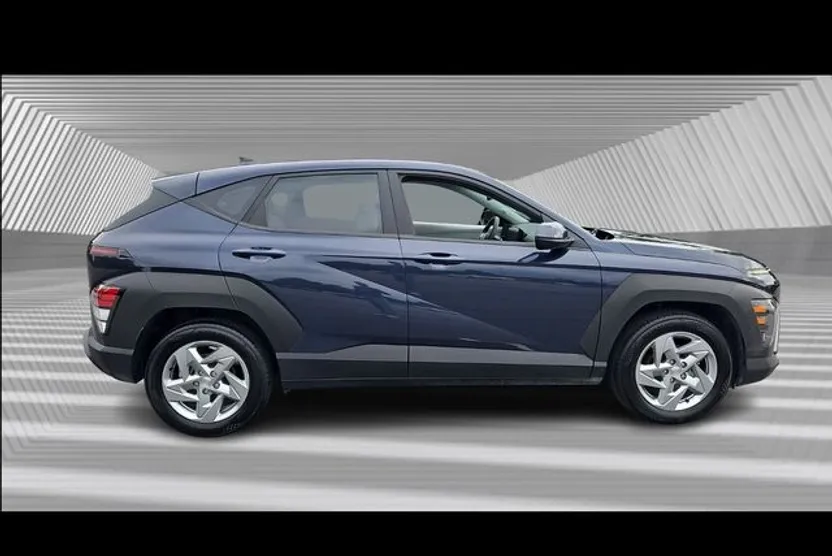 2024 Hyundai Kona SE photo 1