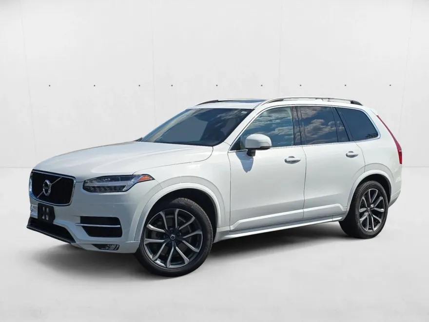2019 Volvo XC90 Momentum photo 1